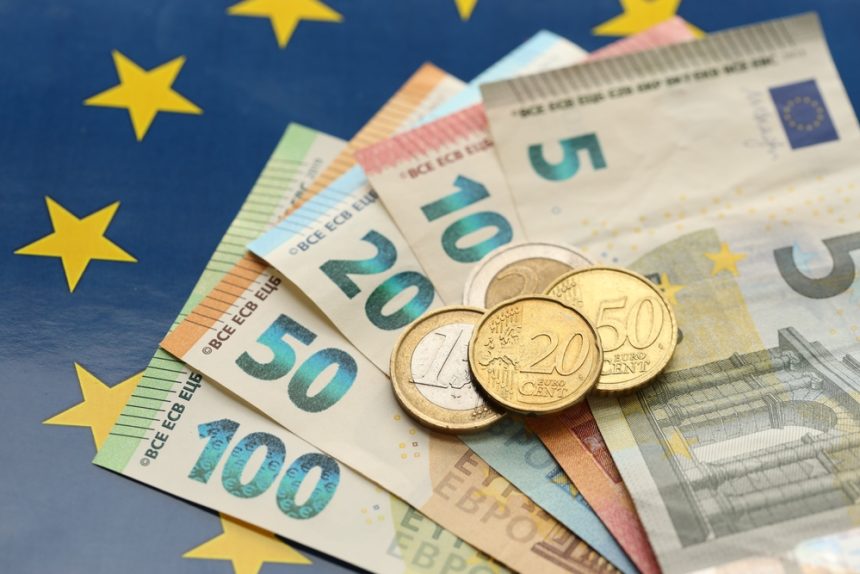 el-euro-pierde-casi-la-mitad-de-su-valor-desde-2000