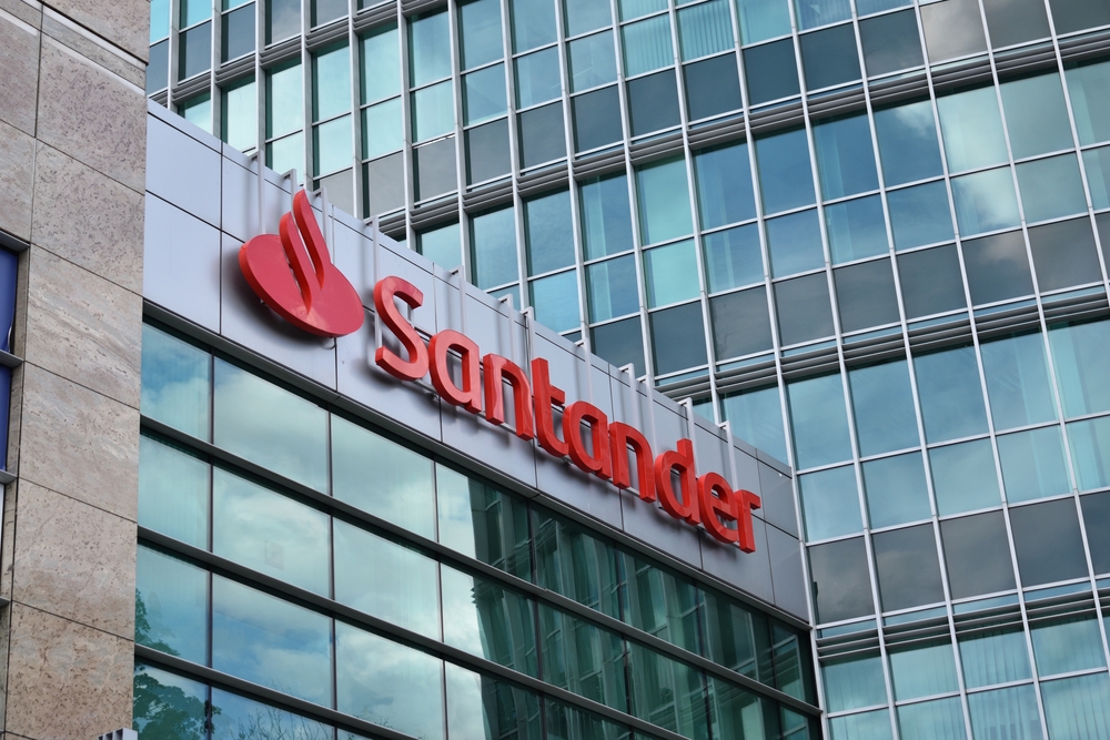 santander-ajusta-sus-cuentas-tras-la-venta-de-polonia