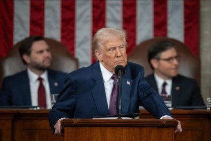 trump-amenaza-con-retirar-tropas-de-españa