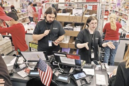 Inflacion-modera-confianza-del-consumidor-en-EU-en-mayo