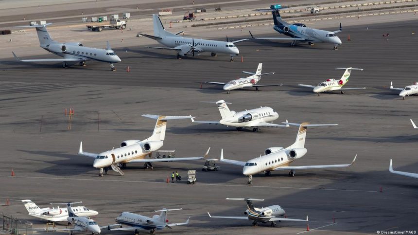 Jets-Privados-y-el-Fin-del-Mundo-La-Web-Que-Vigila-a-las-Elites