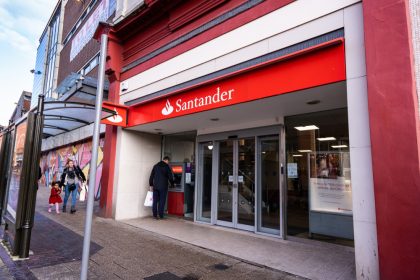 santander-se-alia-con-openai-para-impulsar-la-banca-con-ia